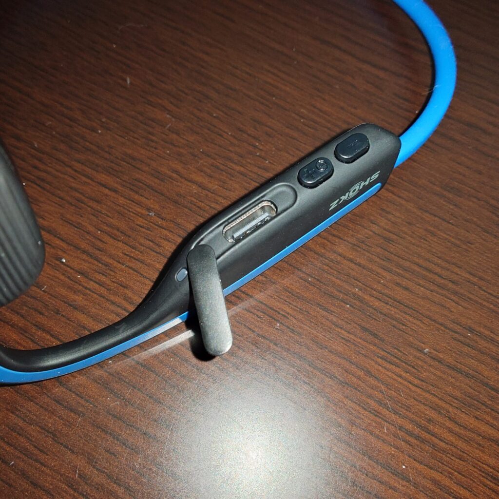 給電用の差し込み口