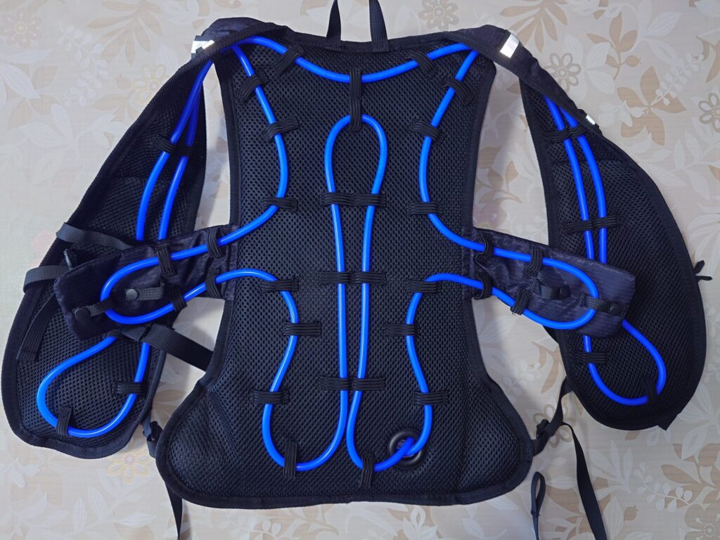 水冷服のチューブ構造